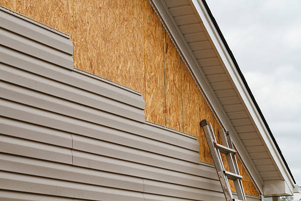 Professional Fiber Cement Siding technician working in Franklin, VA